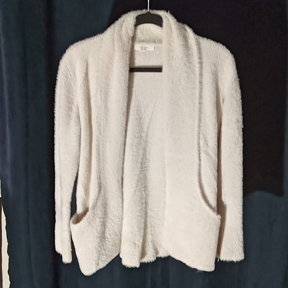 Peyton Primrose Nylon Blend Cream Fuzzy Sweater Size Small Ptp 22" L 27" - Picture 2 of 9